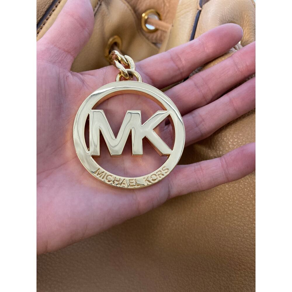 MICHAEL KORS, LARGE CAMEL LEATHER CROSSBODY BAG WITH TASSEL - Picture 14 of 16